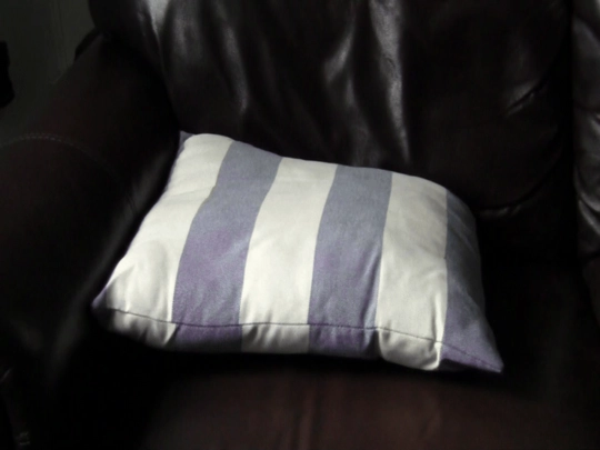 pillow/blue/slap screenshot