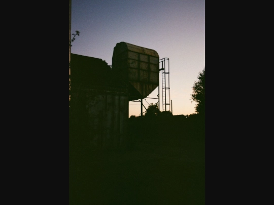 film_photograph_favourites/0027-801d7.jpeg screenshot