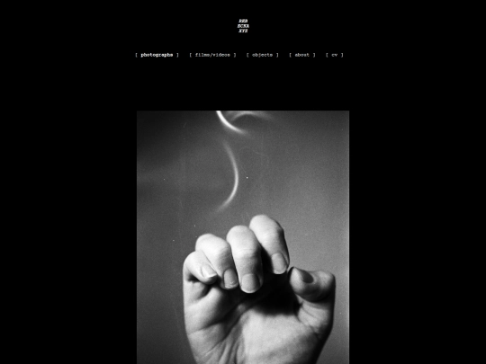 photographs/loneliness-cracks screenshot