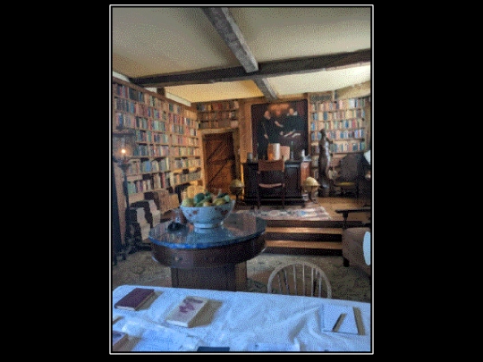 explore/entranceroom screenshot