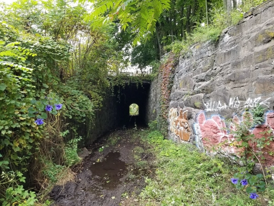 adventure/tunnel screenshot