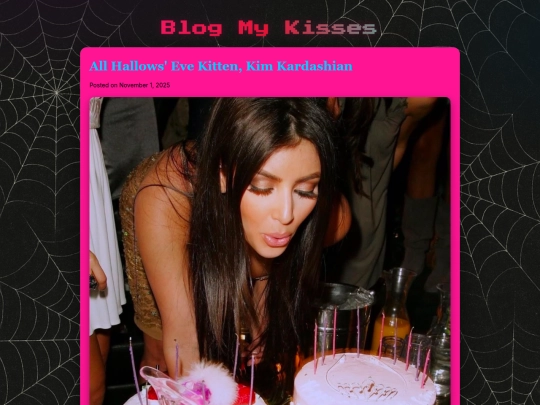 blog/kimhalloween screenshot