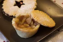 Giannis_Bakery/Mini Apple Pies 2.jpg
