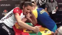 demon-arm-wrestler.gif