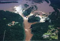 images/BestOf35mm/IguazuFalls.8x12.jpg