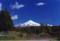 images/BestOf35mm/VillarricaVolcano.8x12.jpg
