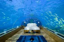underwater-bedroom-in-Fiji.jpg