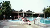 nudetours/images/h2/hedo2-pool.jpg