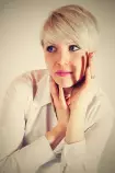 aad/img/woman-868571_640.jpg