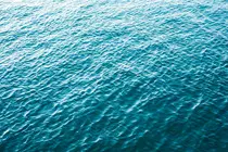 minimalistic-calm-sea-picjumbo-com.jpg