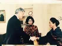 ammi picts/Maleeha and Zohra K with President Clinton.jpg
