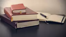images/books-690219_1280.jpg