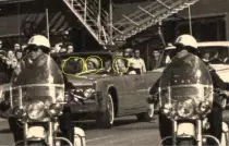 LBJ_missing_in_Altgens_photo.jpg