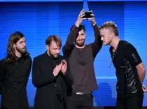 bandfolder/imaginedragonsaward.jpg