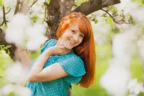 images/tree-selfie-redhead-sm.jpg