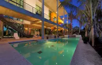 houses/beach/beachPix/FL Beach House Pool.png