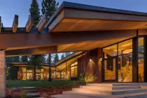 houses/mountain/mountainPix/CA Mountain House Front.jpg