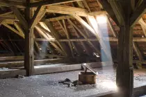 games/spookier_house/attic.jpg