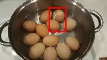 hardboiledeggs/images/CrackedEggs.jpg