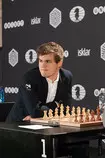 Modulo_2/imagenes/15-10-10-Magnus_Carlsen-RalfR-N3S_2328.jpg