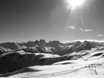 images/winter-mountains-bw.jpg