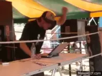 kG96Uv.gif