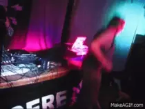 qzGk8F.gif