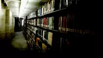 visual_art/spoopy library.png