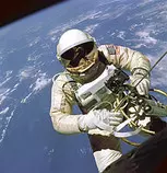 imagenes/EdWhiteFirstAmericanSpacewalker.1965.ws.jpg