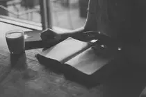 img/pixabay-book-1149031_1920.jpg