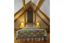 images/03_prop_cabin.jpg