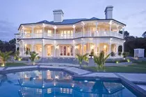 houses/PoolMansion.jpg