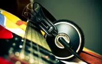 1594_headphonesmusic.jpg